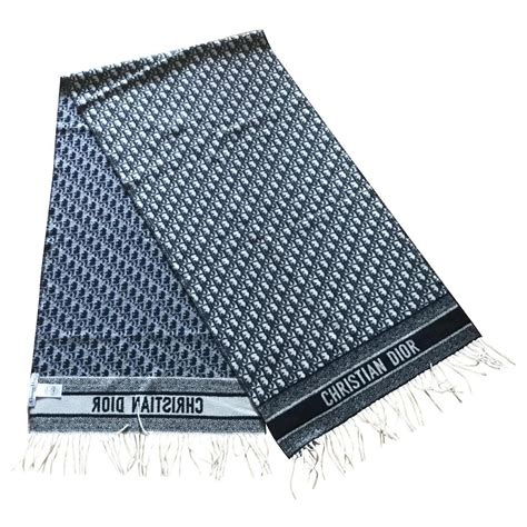 foulard dior gris|echarpes Dior.